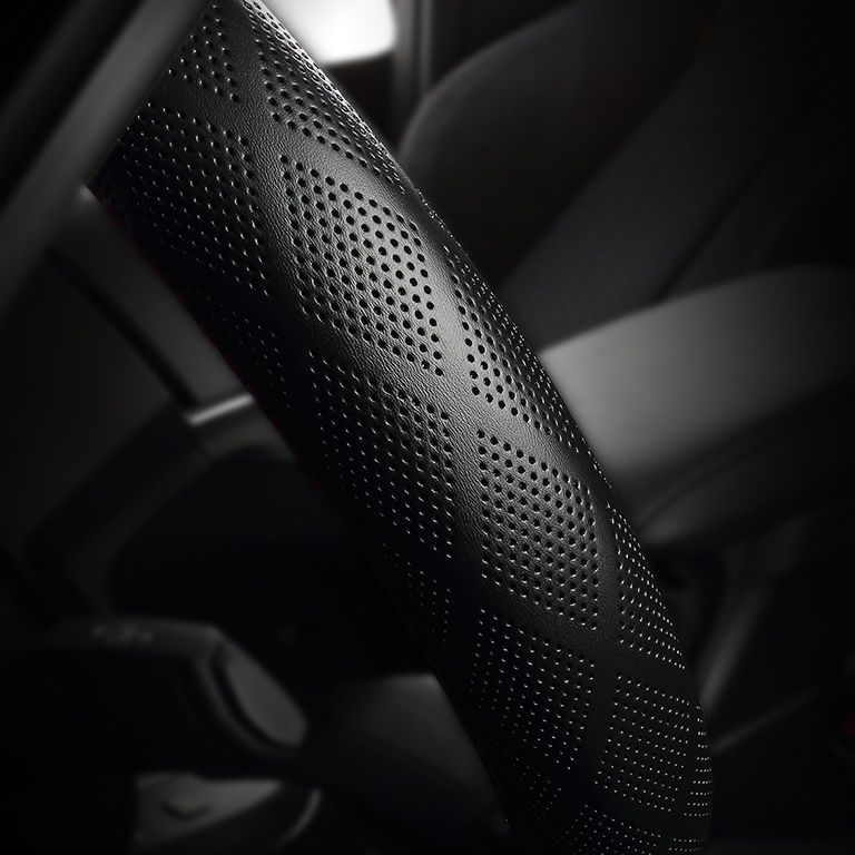 TOYOTA トヨタ 牛革 ハンドルカバー 5色 パンチング加工 握り感抜群 オシャレ 38CM