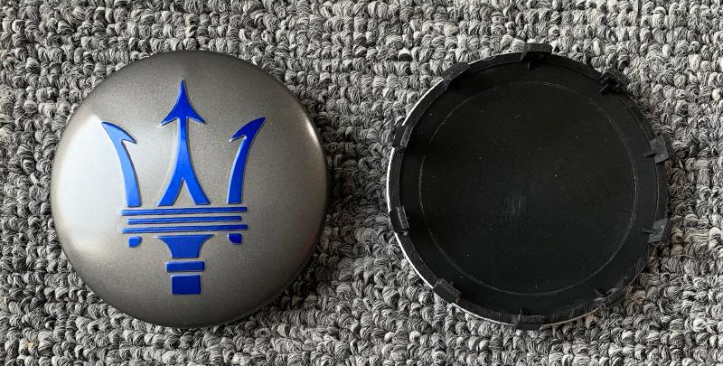 MASERATI マセラティ ホイール ハブ キャップ センター キャップ 外径60mm ホイールセンターキャップ 4個セット